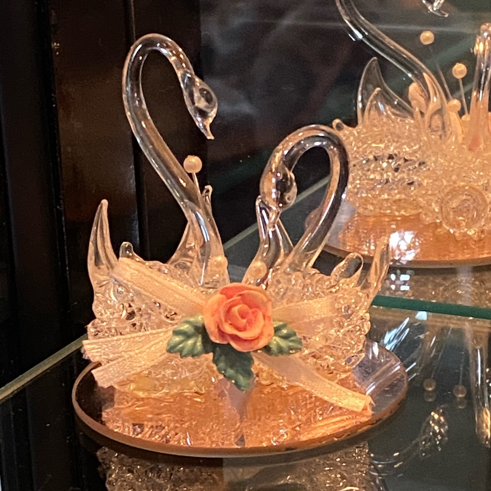 Vintage glass swans